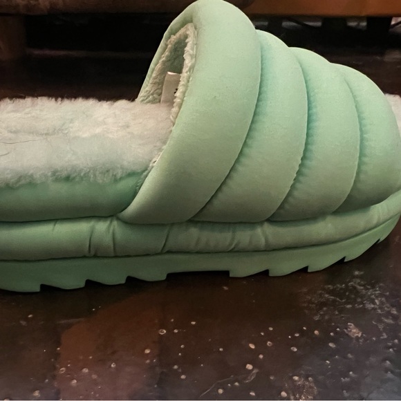 Light emerald green maxi slides slipper comfy fur lined platform by Ugg size 8 - Picture 6 of 14